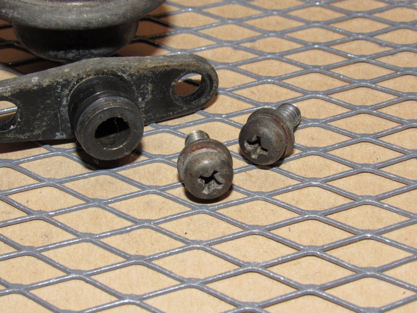 93 94 95 Mazda RX7 OEM Primary Fuel Rail Pressure Regulator