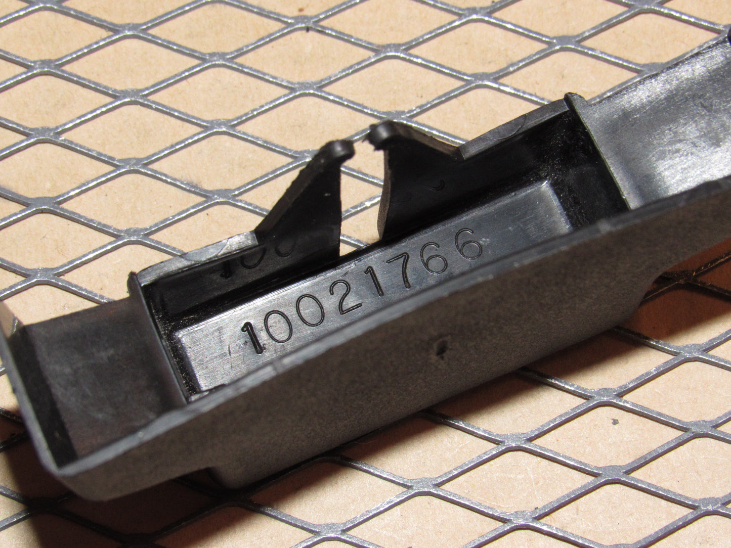 84-93 Chevrolet Corvette OEM Diagnostic Connector Cover Cap