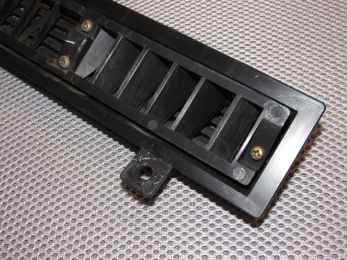 84 85 86 87 88 89 Nissan 300zx OEM Center Dash Defroster Air Vent