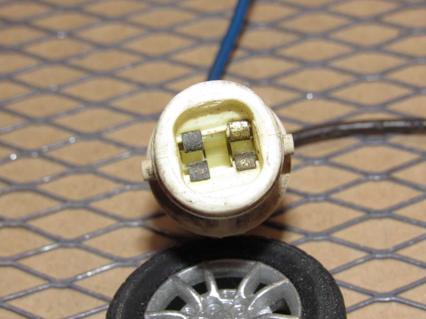 84 85 Pontiac Fiero OEM Rear Side Marker Light Lamp Bulb Socket