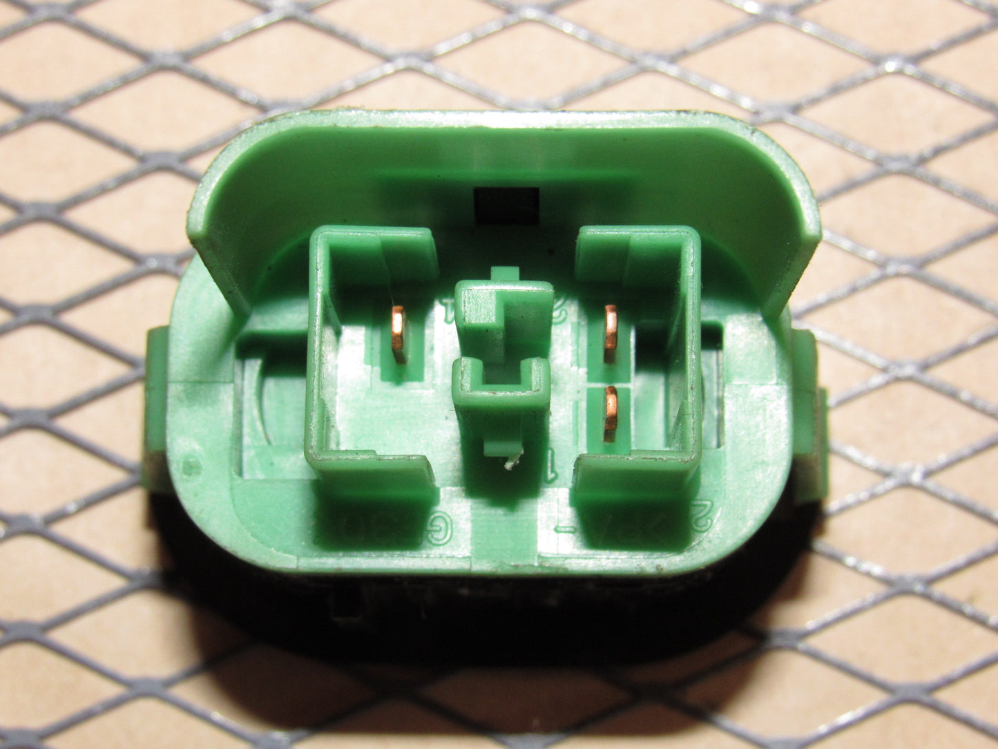 99 00 01 02 03 04 05 Saab 9-5 OEM Fuel Gas Door Cover Release Switch