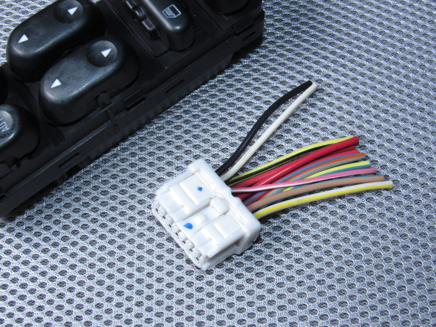 01-07 Ford Escape OEM Front Window Switch Pigtail Harness Connector - Left