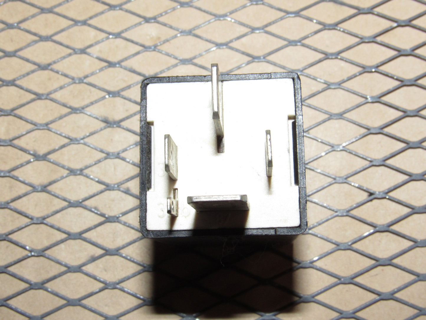 Audi & Volkswagen Relay (62) 321 906 059 G