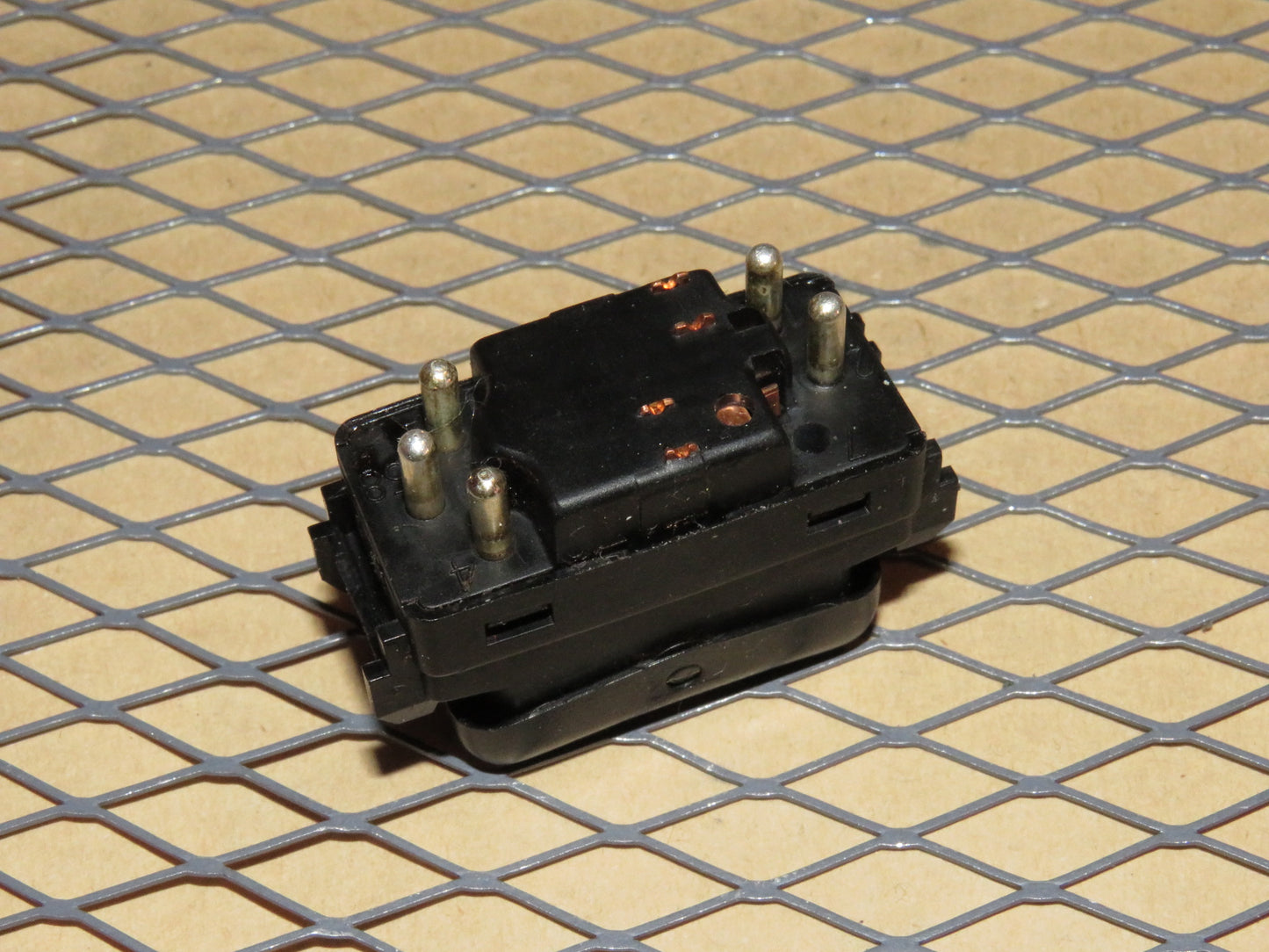 86 87 88 89 90 91 Mercedes Benz 560SEL OEM Console Power Window Switch - Right