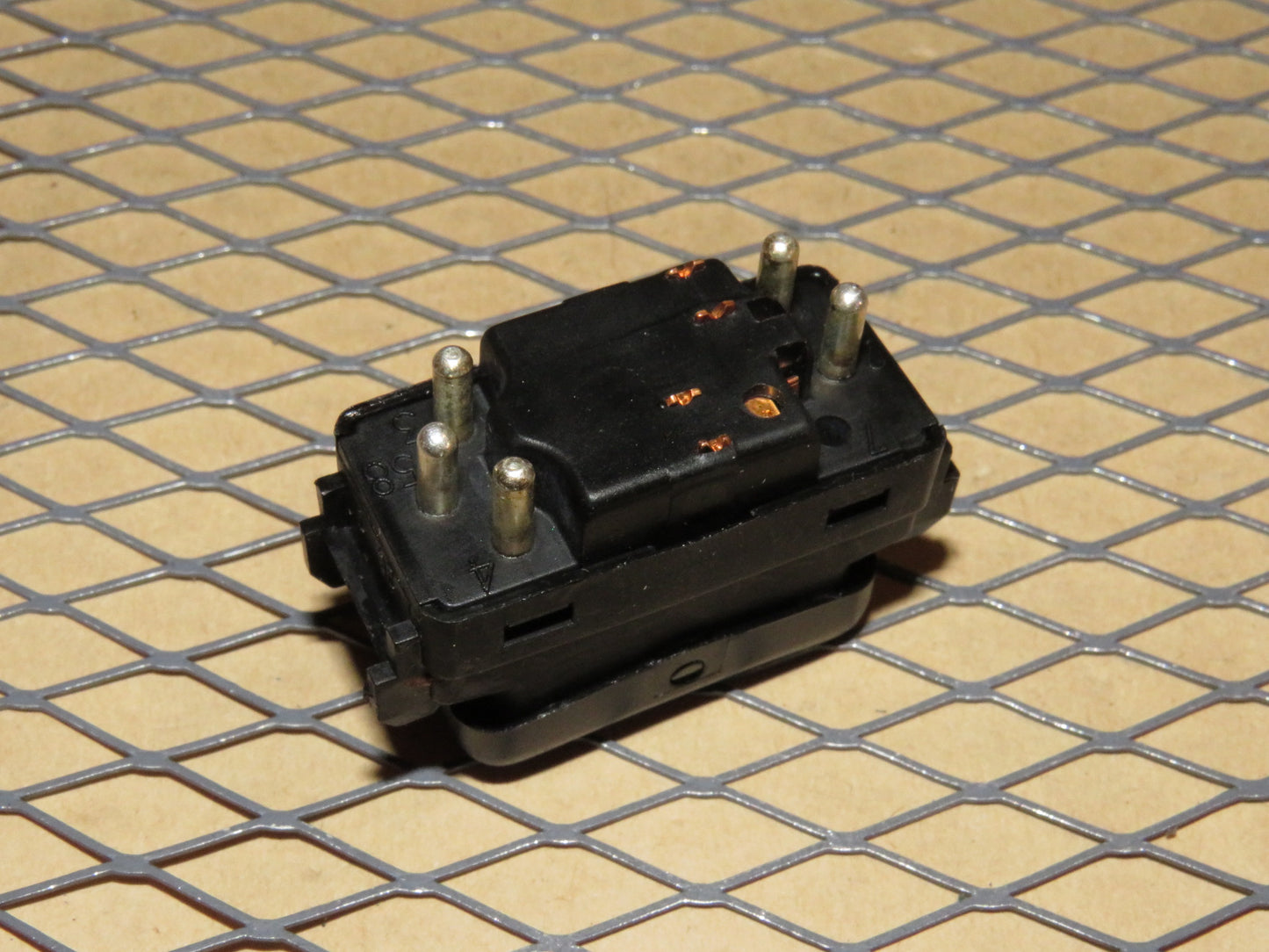 86 87 88 89 90 91 Mercedes Benz 560SEL OEM Console Power Window Switch - Right