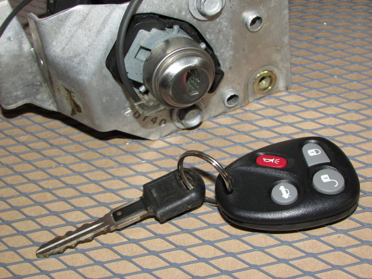 97 98 99 00 01 02 03 04 Chevrolet Corvette OEM Ignition Lock Cylinder & Key