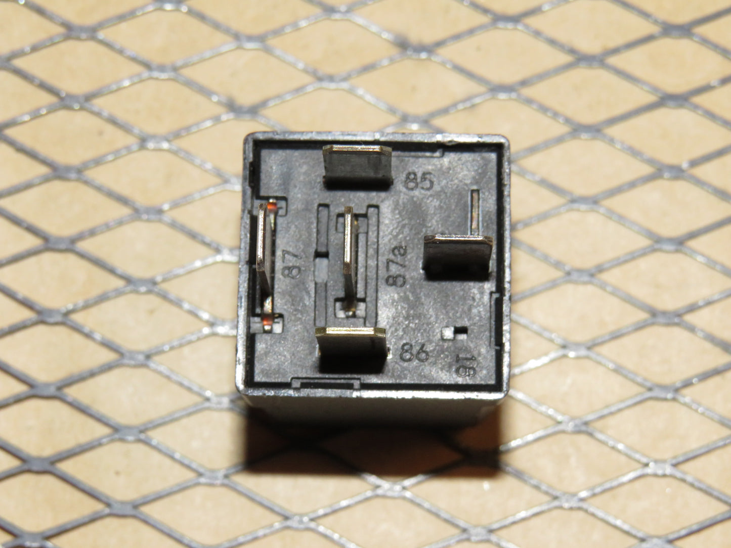 Chrysler Relay 04727370AA