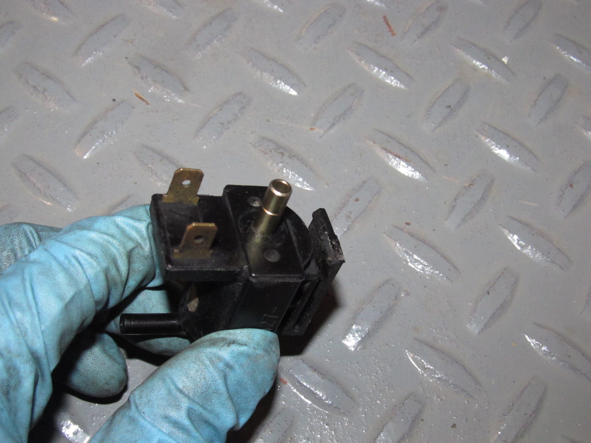 86 87 88 Mazda RX7 OEM Engine Air Vacuum Solenoid Valve AESA127