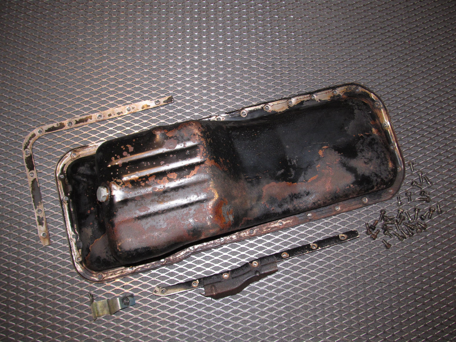 81 82 83 Datsun 280zx OEM Engine Oil Pan - N/A – Autopartone