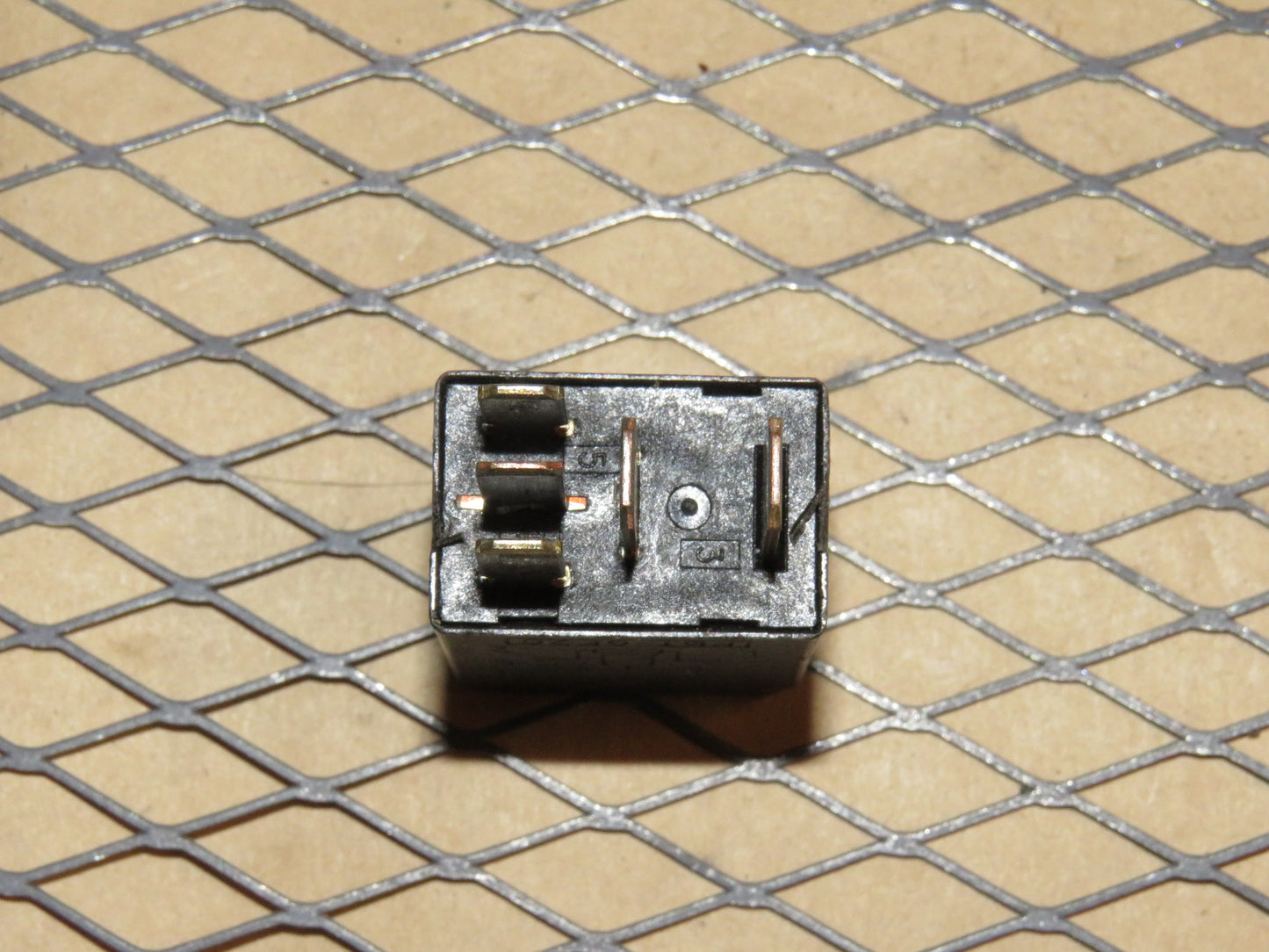 Ford Relay F57B-14B192-AA