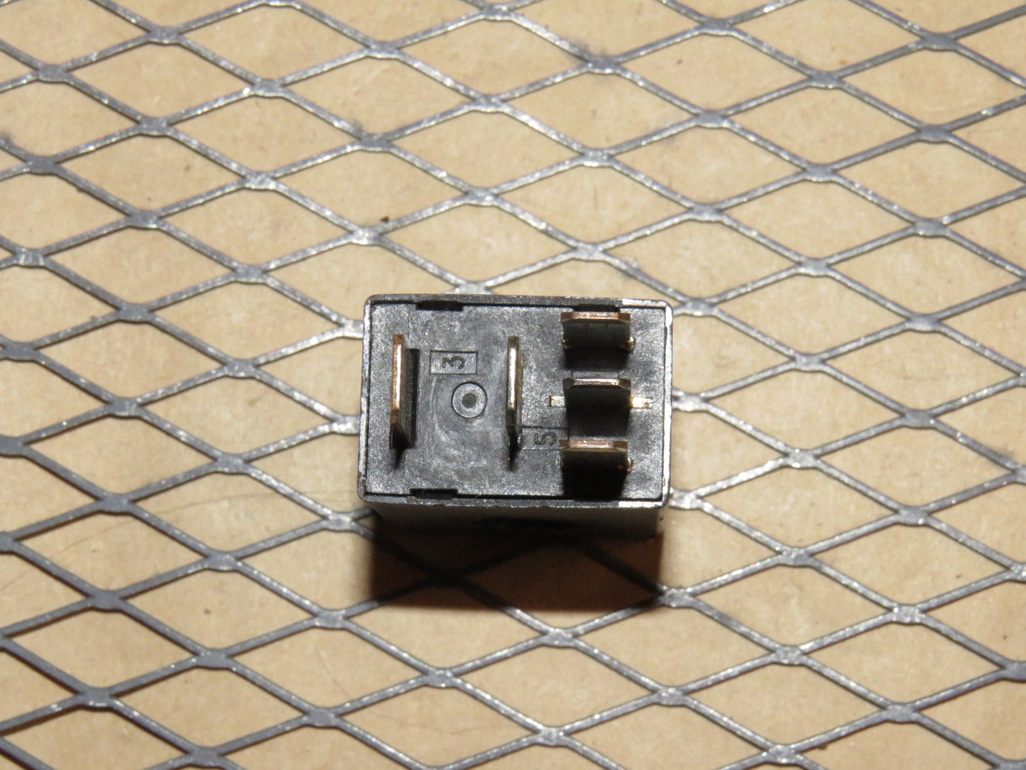 Ford Relay F57B-14B192-AA