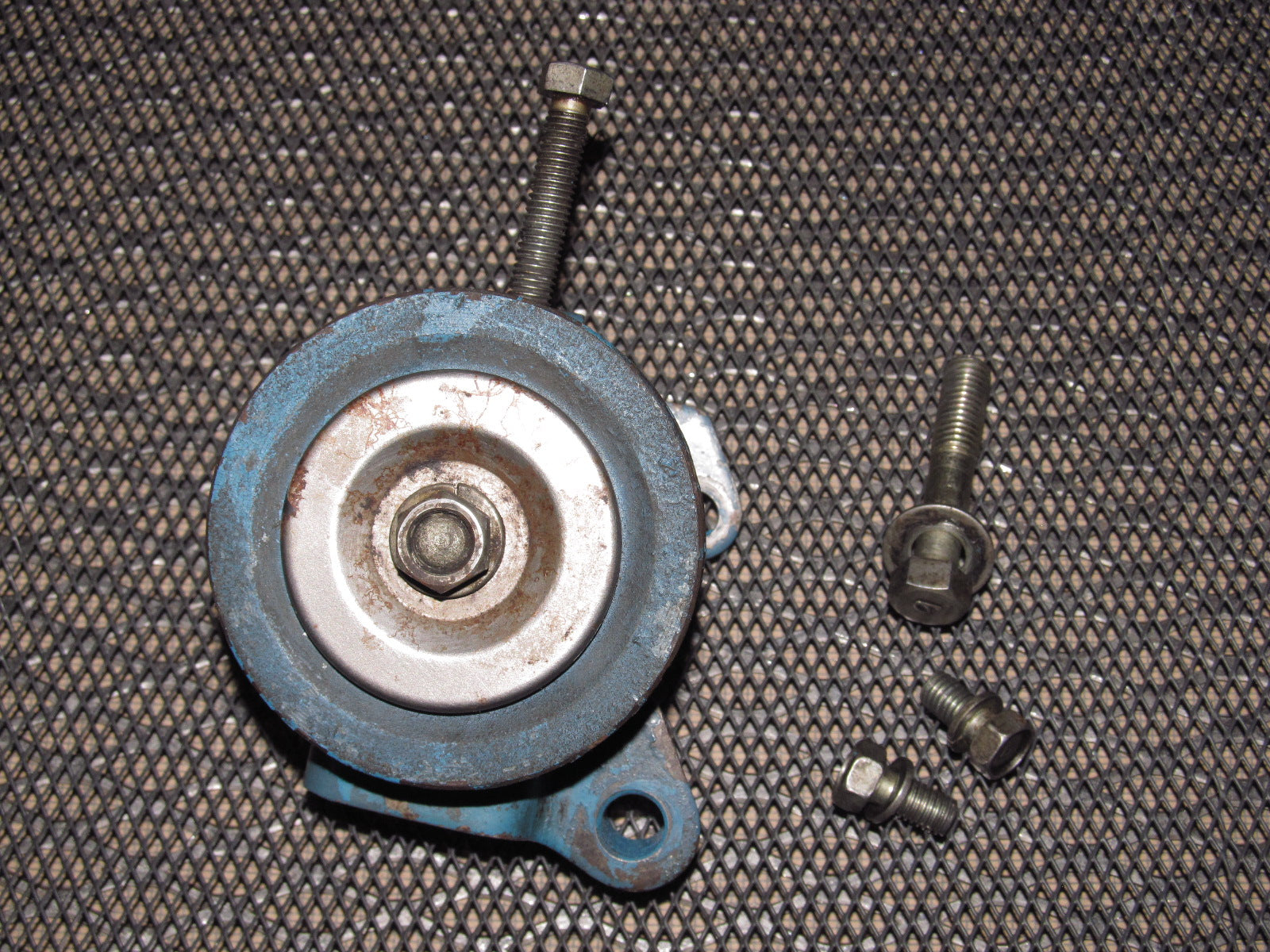 79 80 Datsun 280zx OEM Engine A/C Tensioner Pulley & Bracket