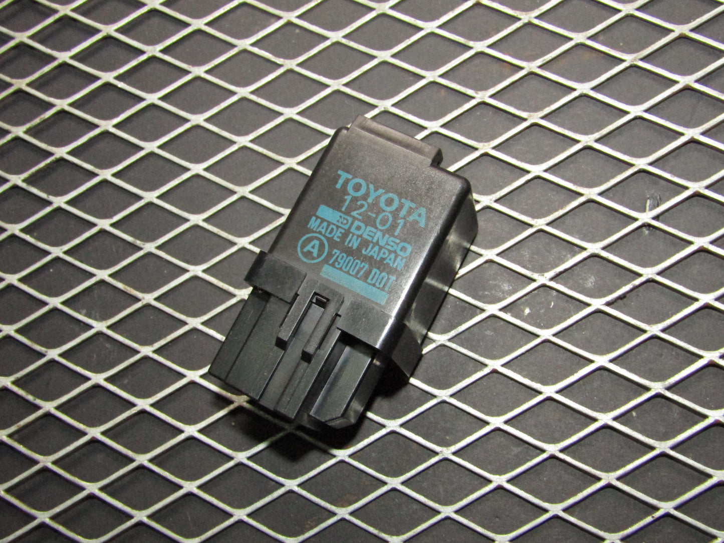 87 88 89 90 91 Toyota Crown Royal Saloon OEM Flasher Relay - 81980-12070