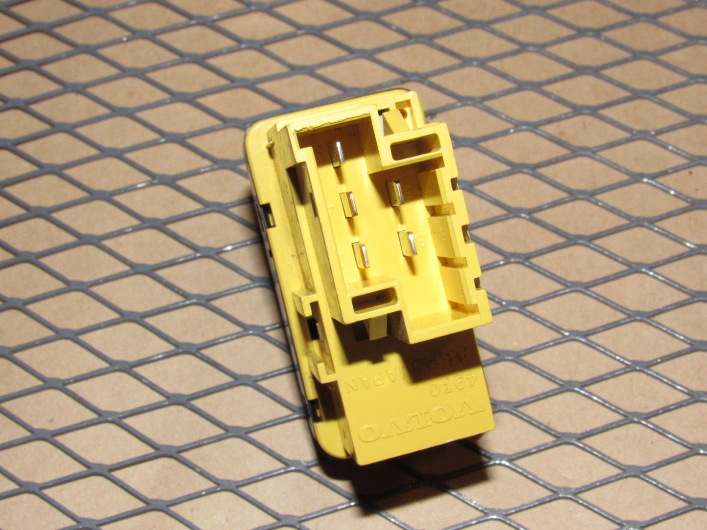 95 96 97 Volvo 850 OEM Info Reset Switch