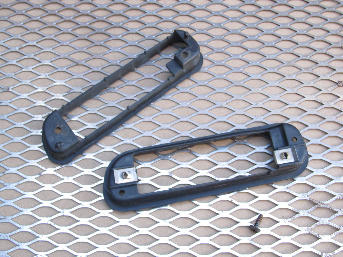 97 98 99 00 01 Honda Prelude OEM Front Side Marker Light Mounting Gasket Bezel - Left