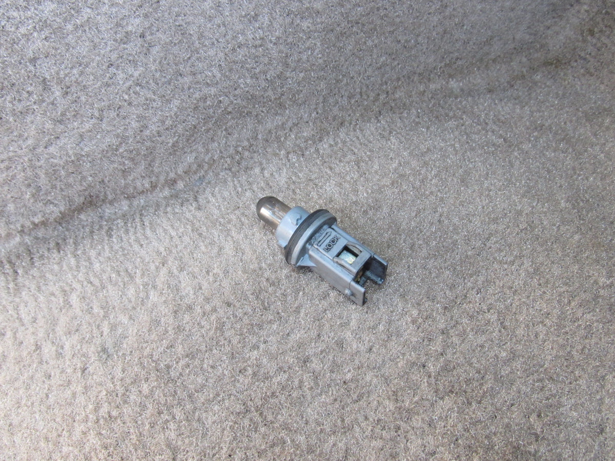 97 98 99 00 01 Honda Prelude OEM Front Side Marker Light Bulb Socket