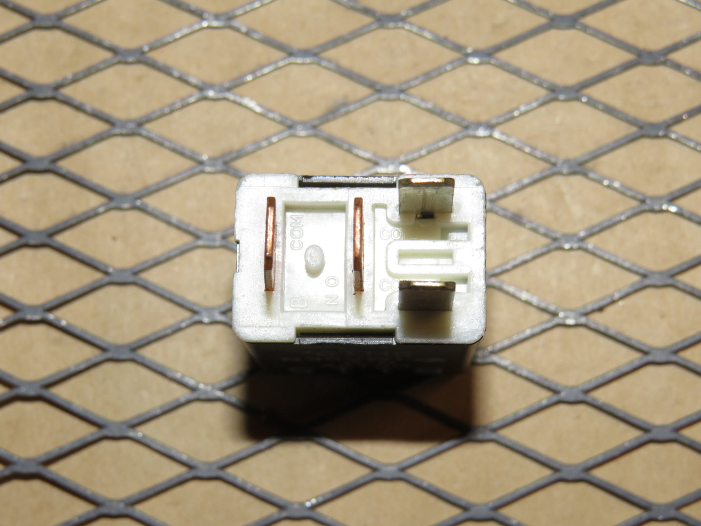 Mazda Relay B115 / DC12V