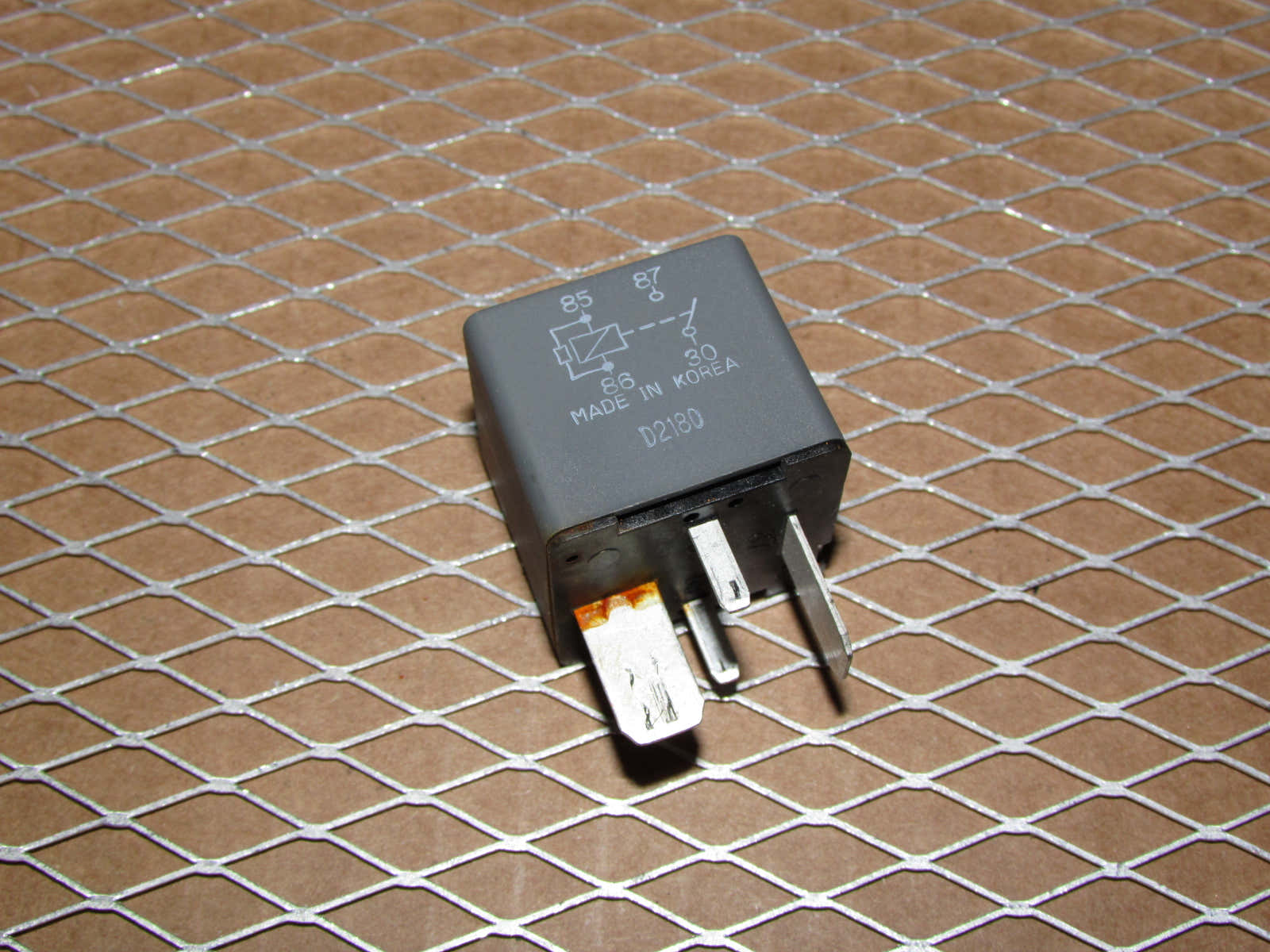 Used Omron 4-Pin Automotive Relay – OEM Part #04692141AA, Tested & Working