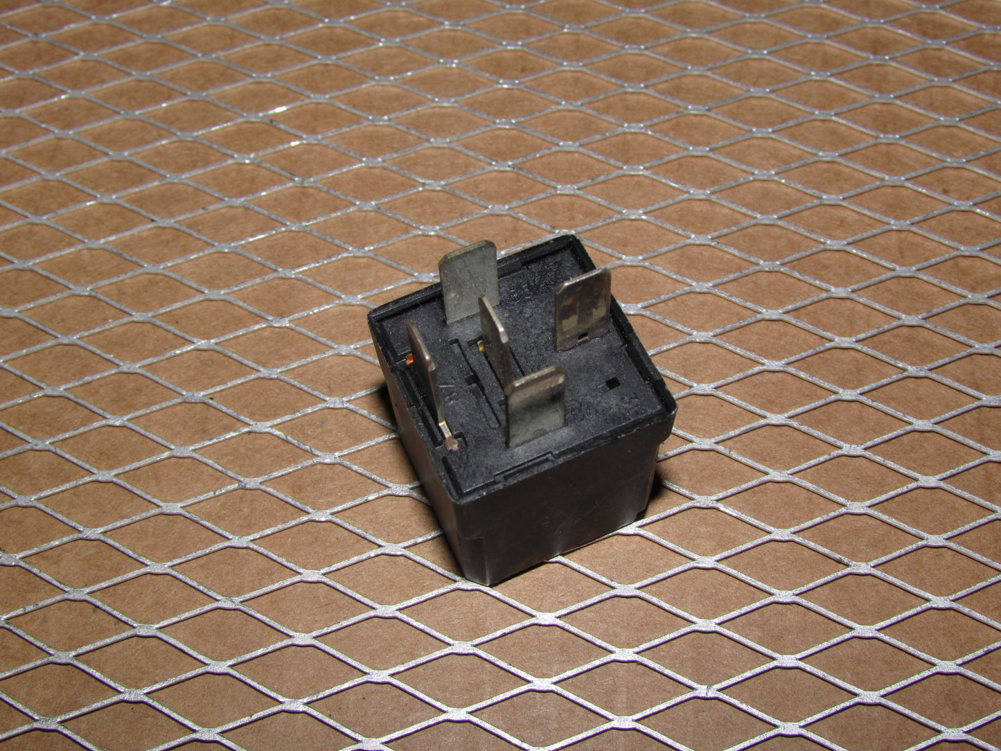Chrysler Relay 04727370AA