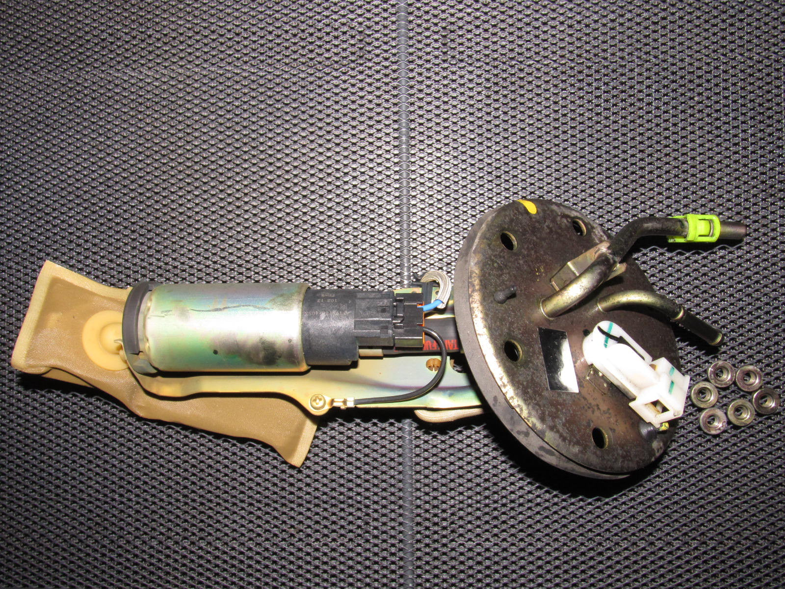 Used Isuzu Trooper Fuel Pump Assembly – Fits 1998-2001 Models