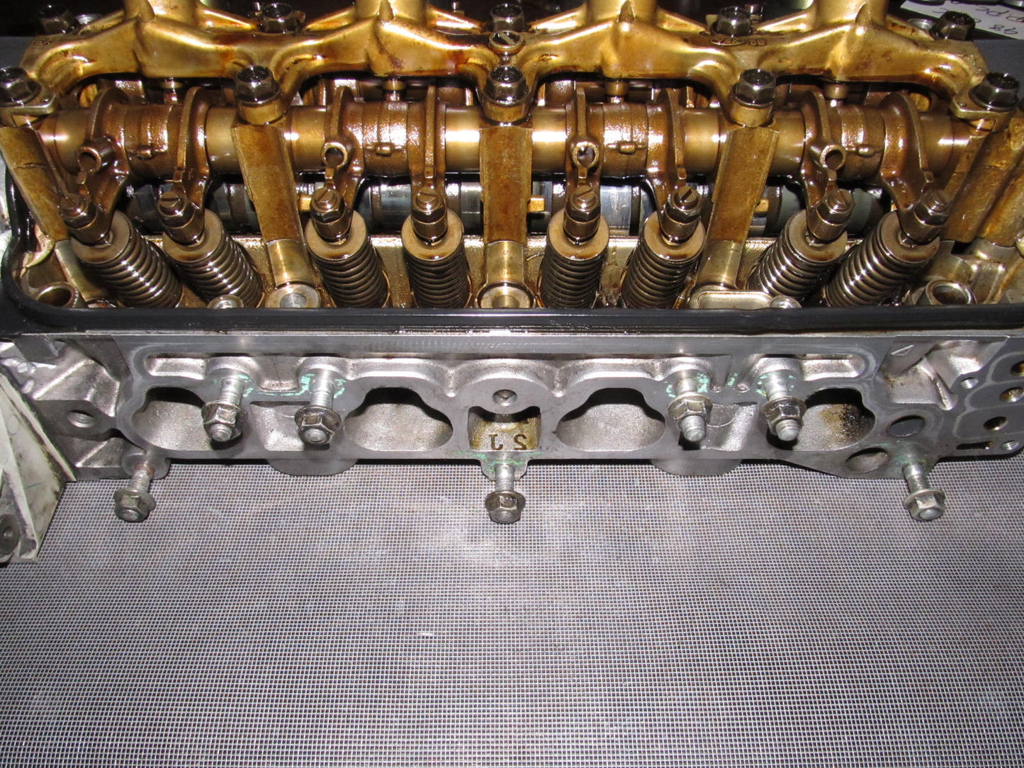 96 97 98 99 00 Honda Civic OEM D16Y8 Vtec Engine Cylinder Head