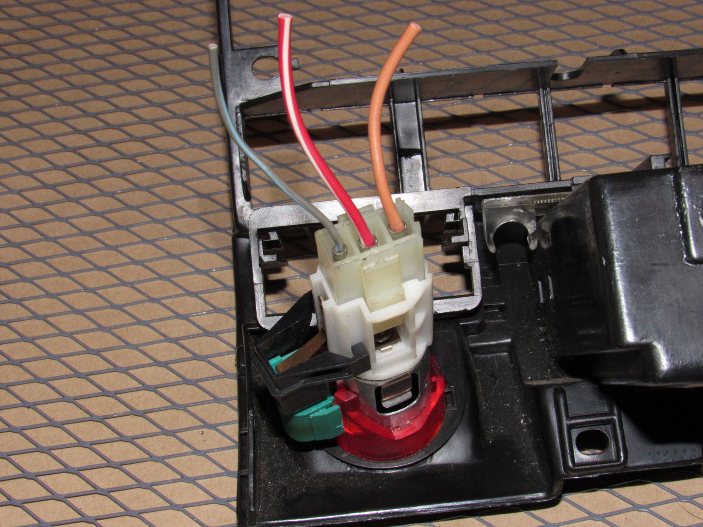 99.5 00 01 02 Volkswagen Cabrio OEM 12 Volt Power Outlet Socket Pigtail Harness