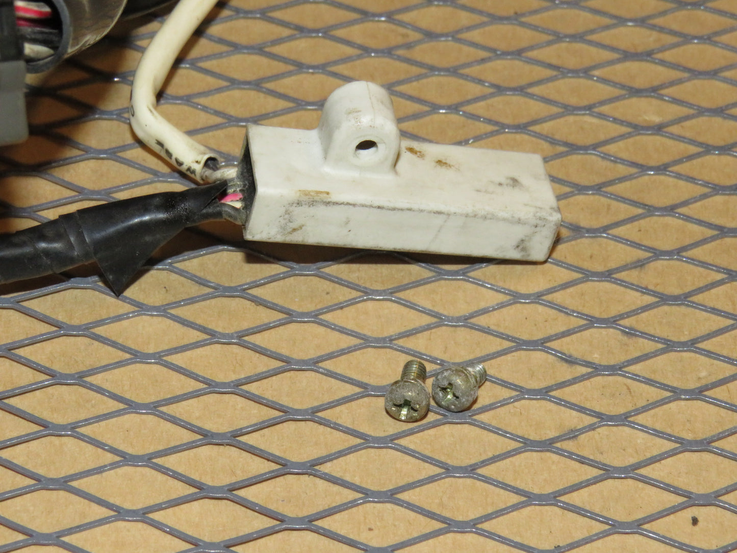 87 88 89 Nissan 300zx OEM Exterior Door Handle Sensor illumination Light Left