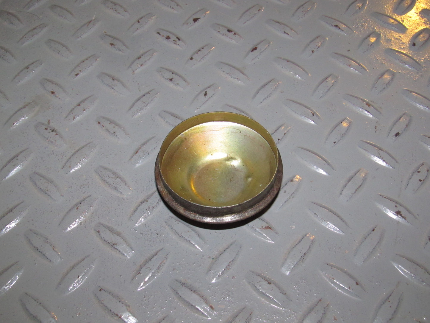 93 94 Mitsubishi Eclipse OEM Front Wheel Hub Cover Cap