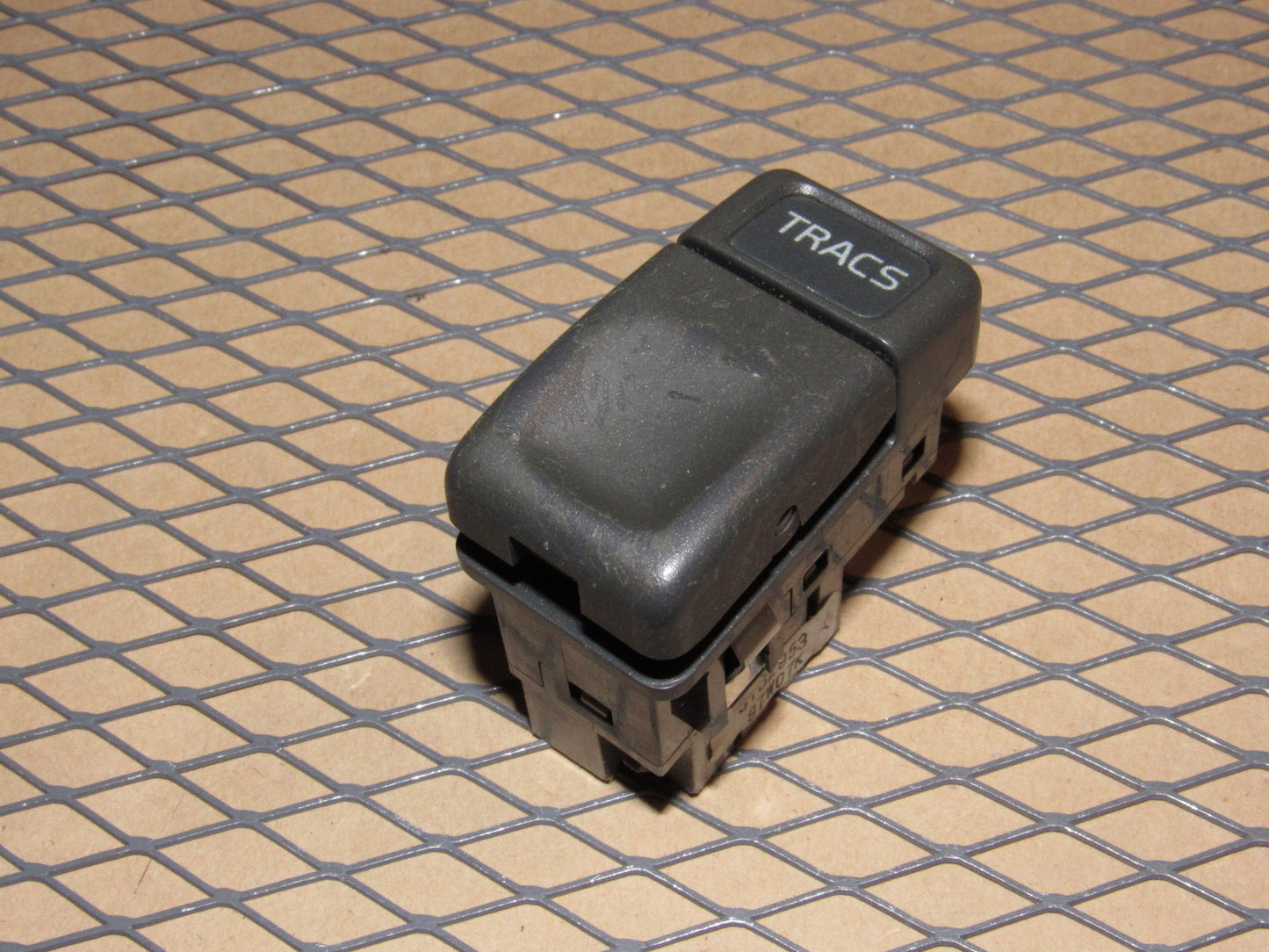 98 99 00 Volvo S70 OEM Traction Tracs Switch