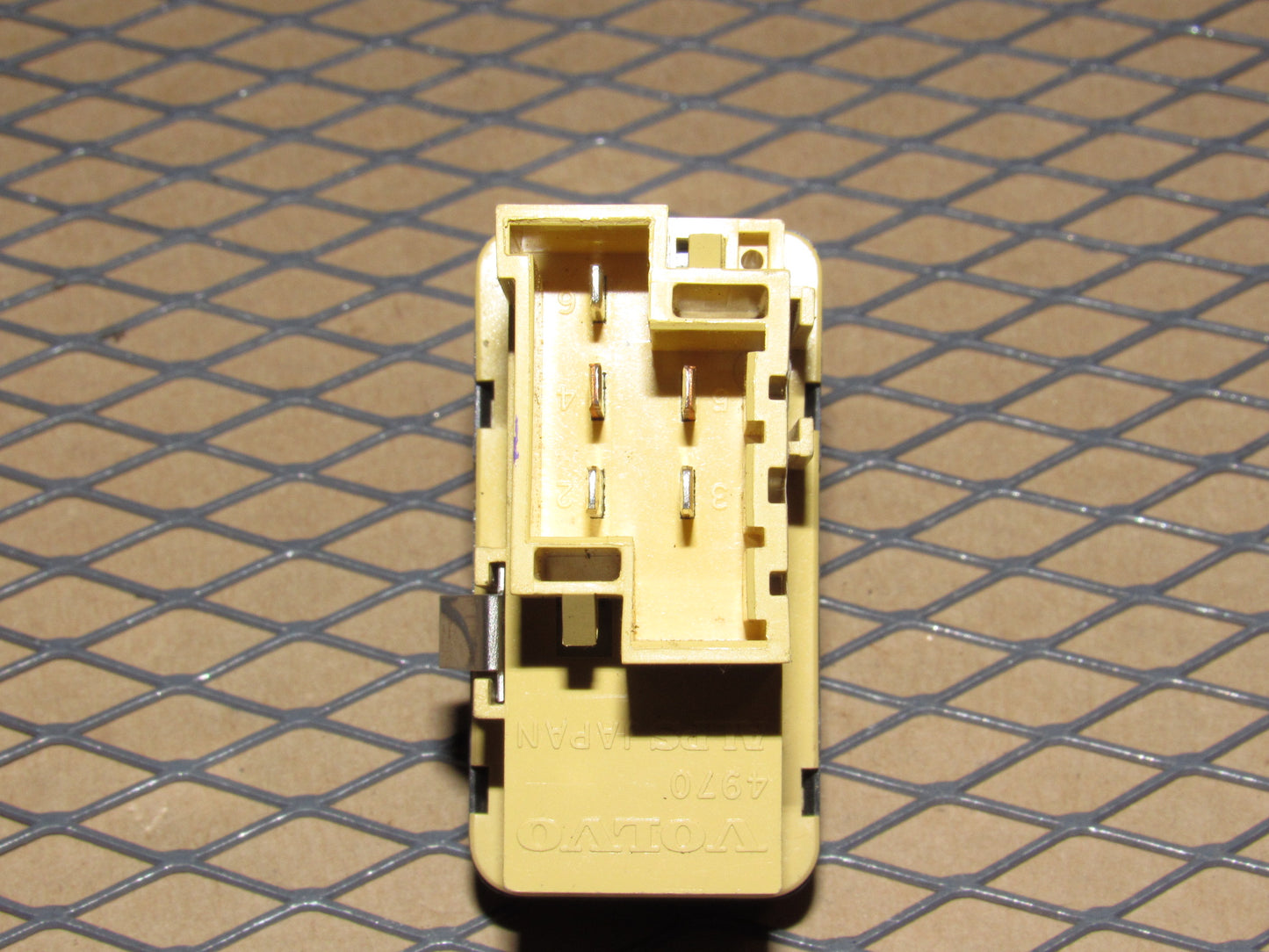 98 99 00 Volvo S70 OEM Dash Info Switch