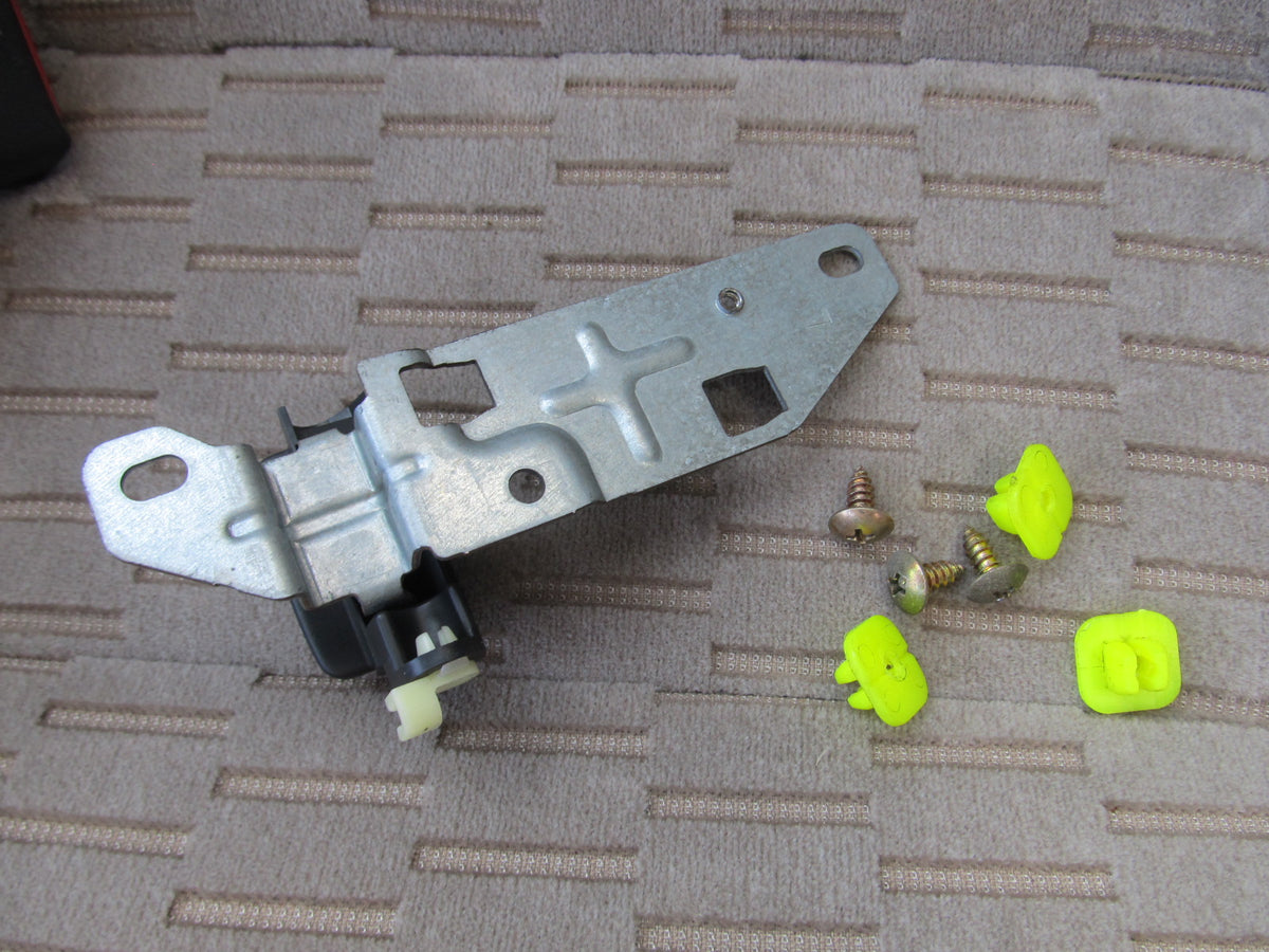 97 98 99 00 01 Honda Prelude OEM Interior Door Lock Switch - Left