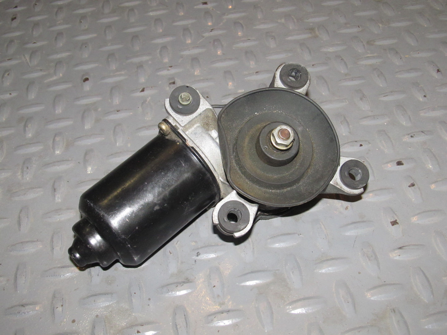 93 94 Mitsubishi Eclipse OEM Front Wiper Motor