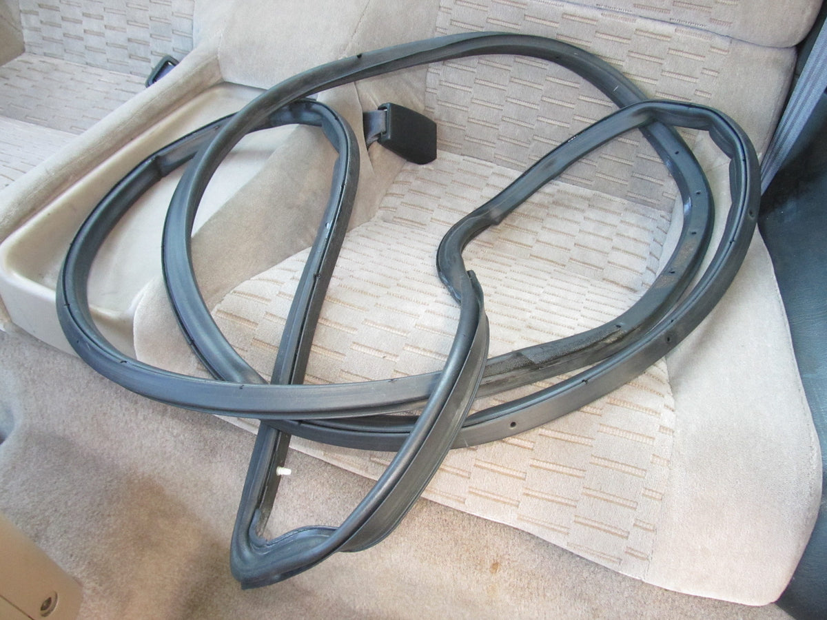 97 98 99 00 01 Honda Prelude OEM Interior Door Weather Stripping Rubber Seal - Left