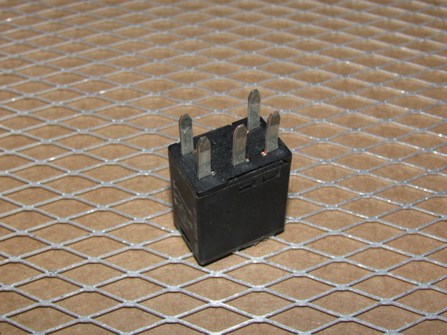 GM Relay 3413 / 15393413