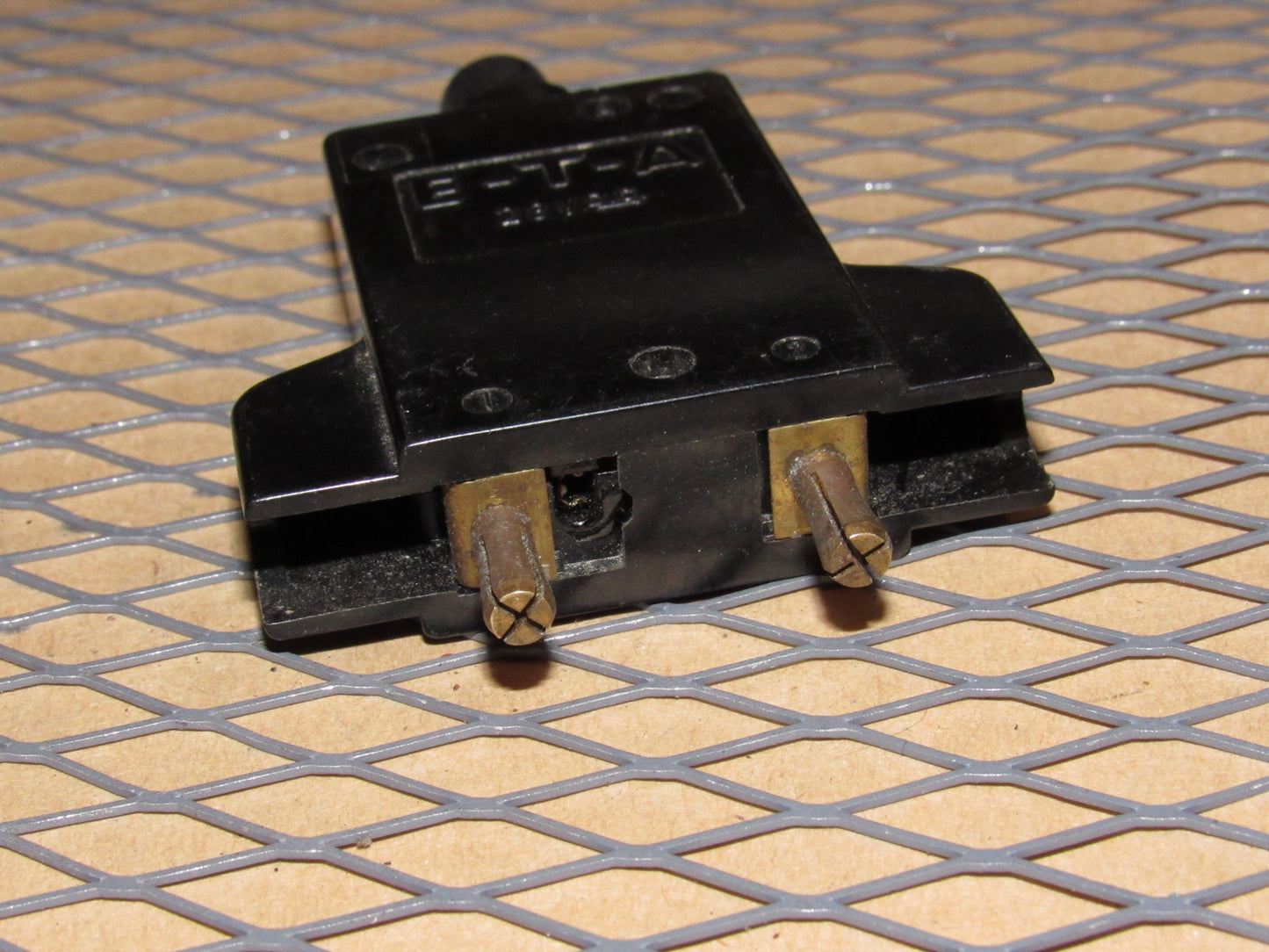 77-95 Mercedes Benz T1 Van Fuse Circuit Breaker 15a E-T-A 240VAC