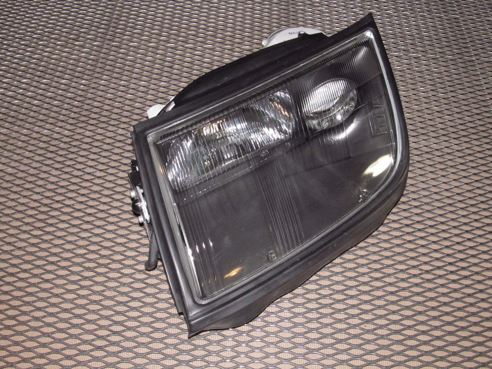90-96 Nissan 300zx OEM Headlight - Right – Autopartone