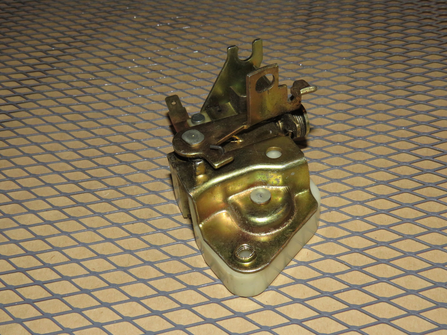 84 85 86 Nissan 300zx OEM Hatch Door Trunk Latch