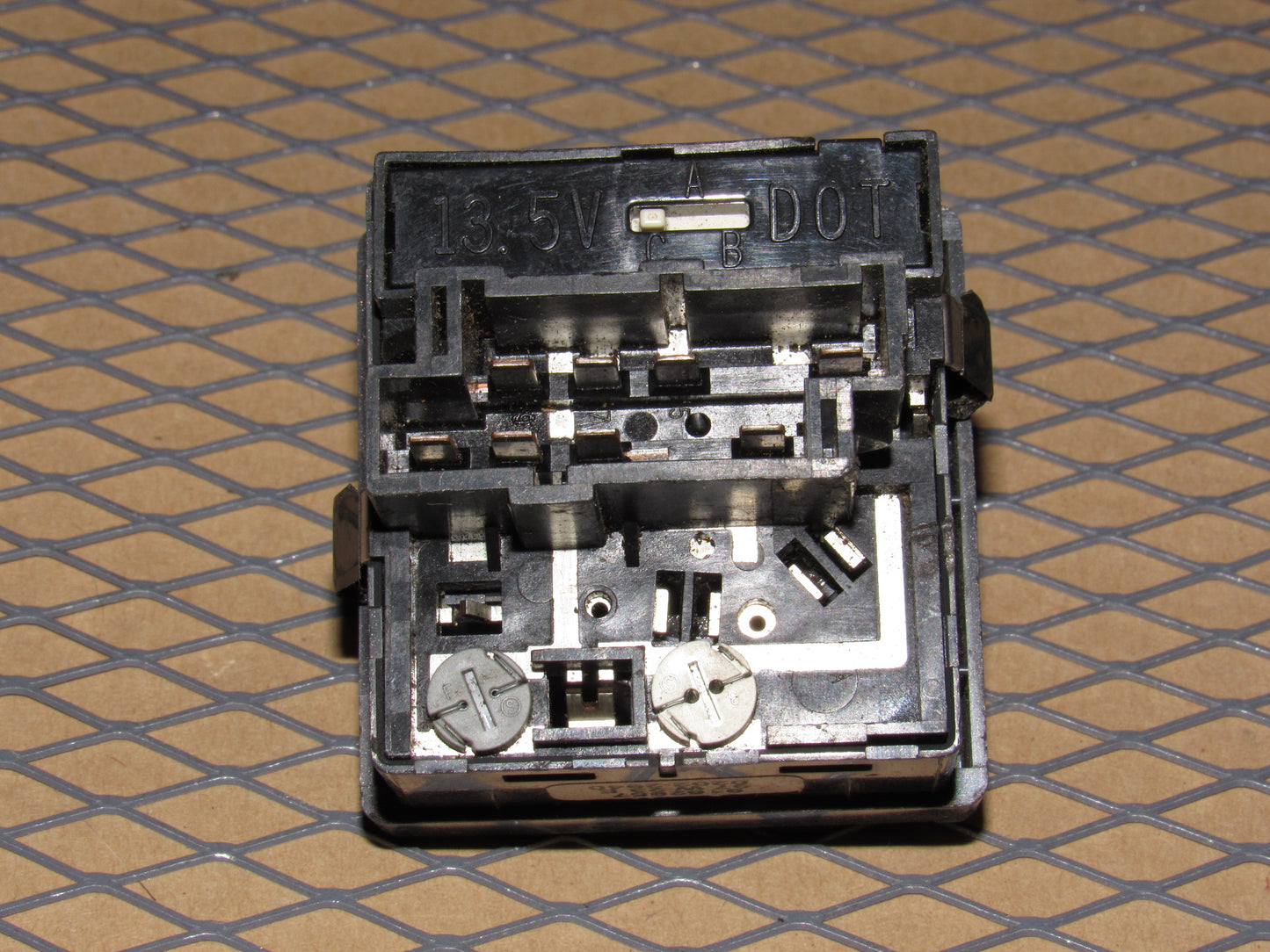 98 99 00 Volvo V70 OEM Headlight Switch