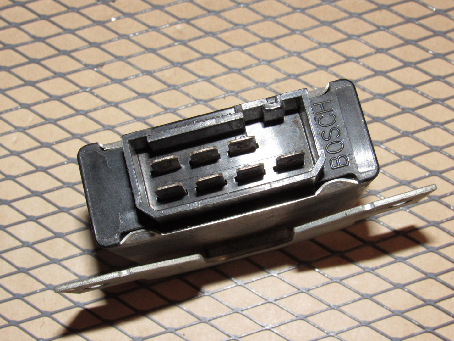 77-95 Mercedes Benz T1 Van OEM Flasher Relay 0 335 210 160