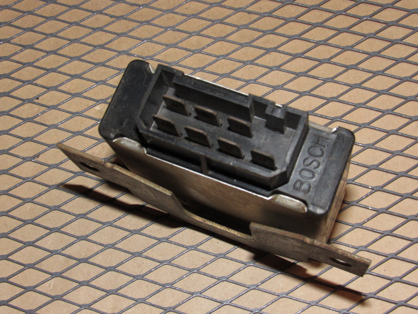 77-95 Mercedes Benz T1 Van OEM Flasher Relay 0 335 210 160