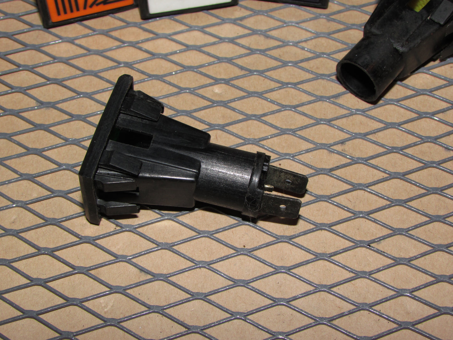 77-95 Mercedes Benz T1 Van OEM Interior Dash Indicator Light Lamp Bulb Socket