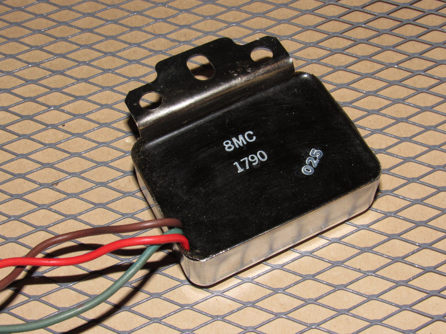 77-95 Mercedes Benz T1 Van Voltage Regulator VR650