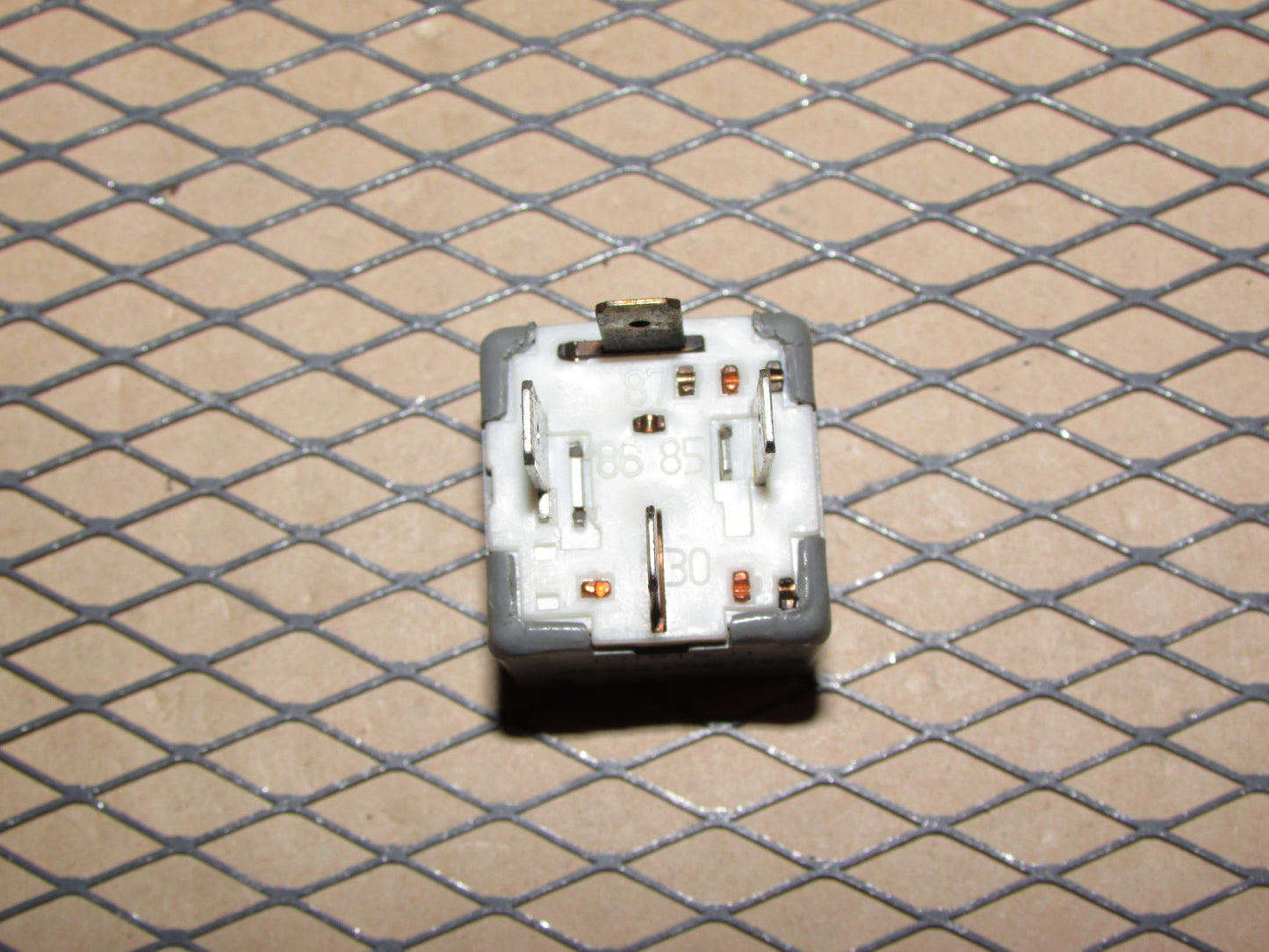 Audi & Volkswagen Relay (214) 443 951 253K