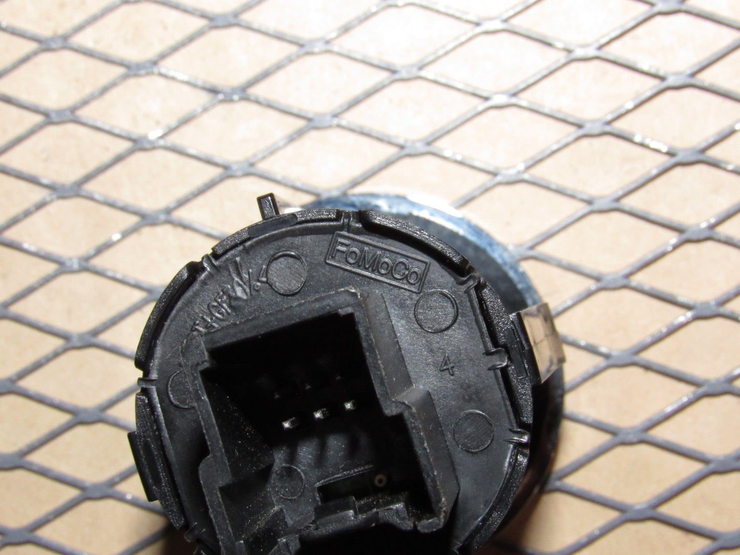 17 18 19 20 Lincoln Continental OEM Ignition Engine Start Stop Push Button Switch