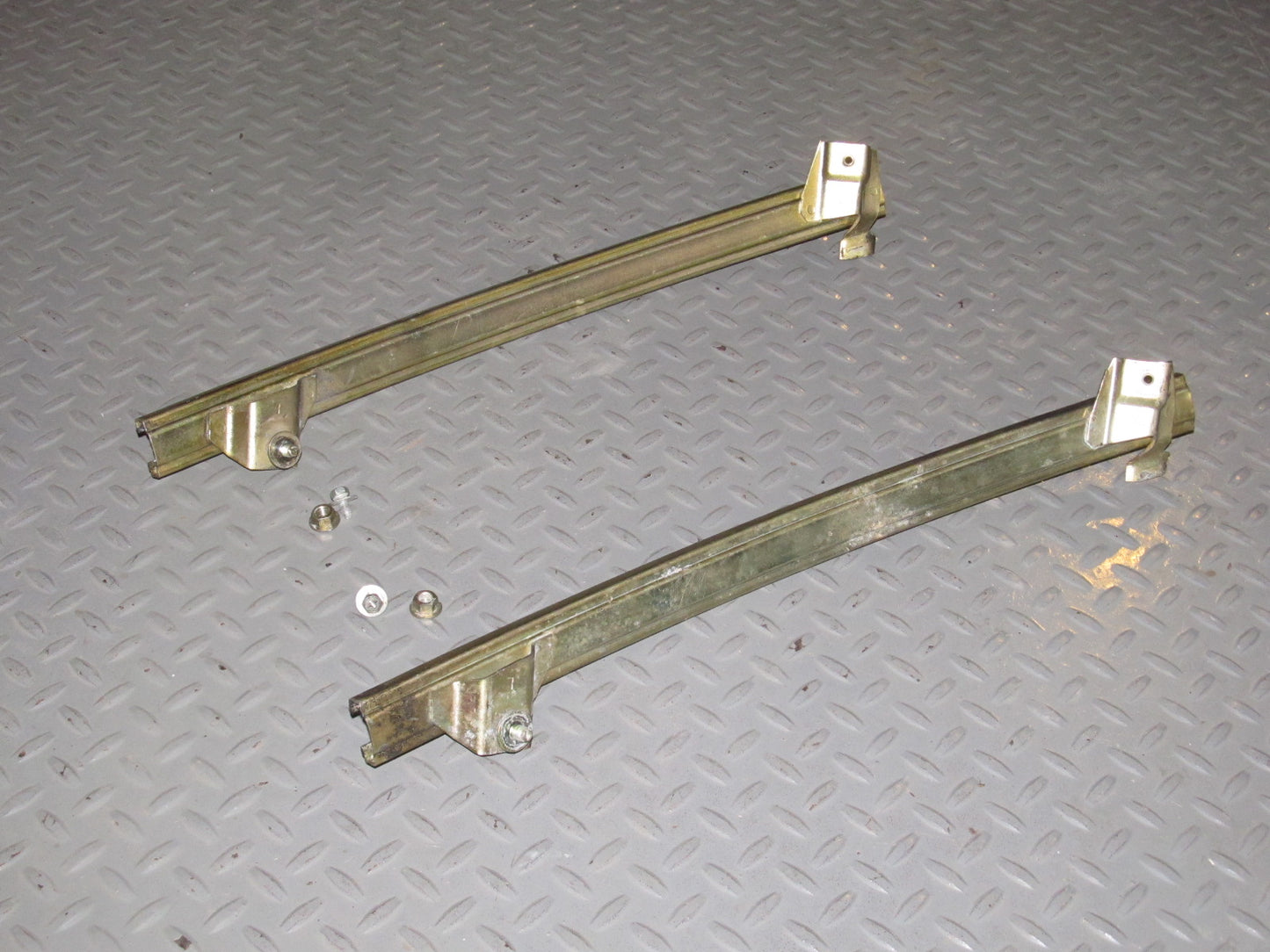 87 88 89 Nissan 300zx OEM Window Regulator Guide - Left