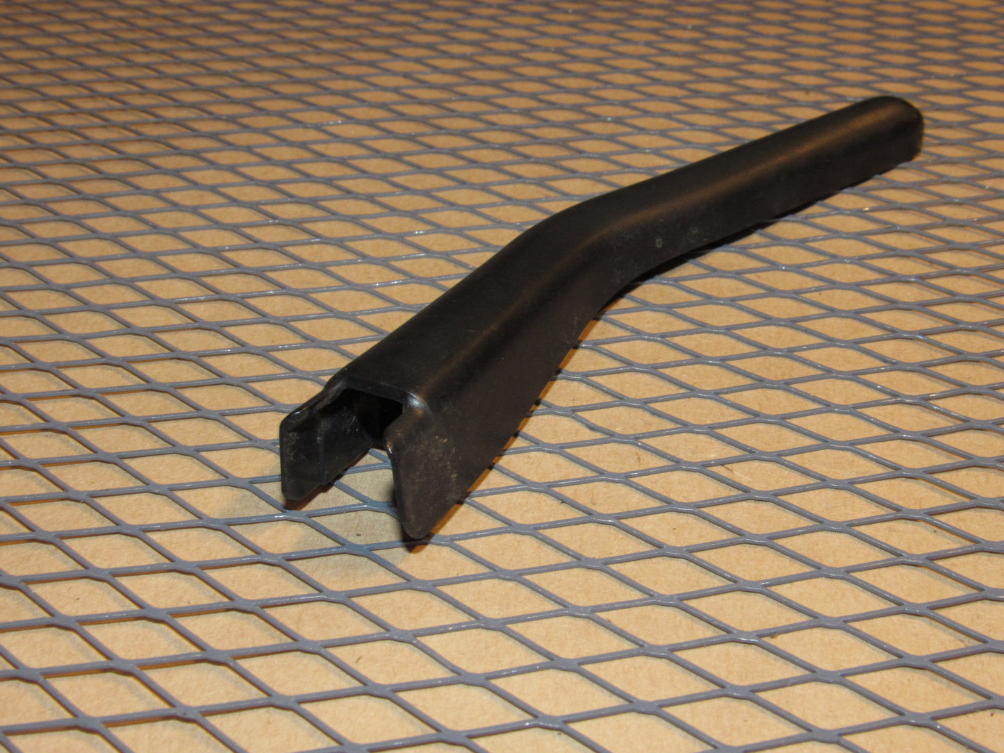 98 99 00 Volvo V70 OEM Headlight Wiper Arm Cover Trim - Left