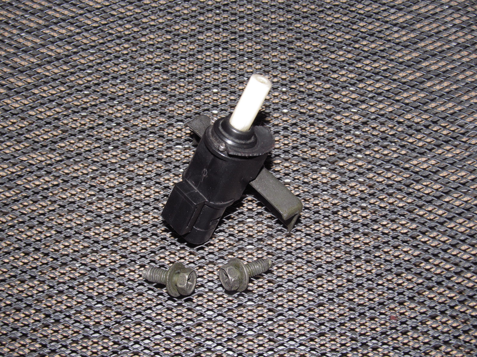 90-96 Nissan 300zx OEM Hood Ajar Alarm Switch – Autopartone
