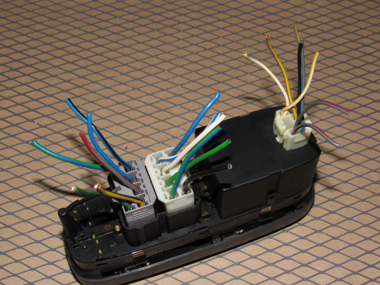 98 99 00 Volvo V70 OEM Front Master Window Switch Pigtail Harness - Left