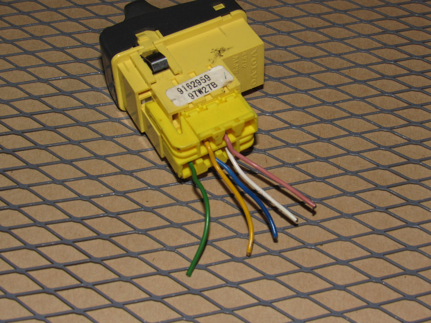 98 99 00 Volvo V70 OEM Info & Reset Switch Pigtail Harness