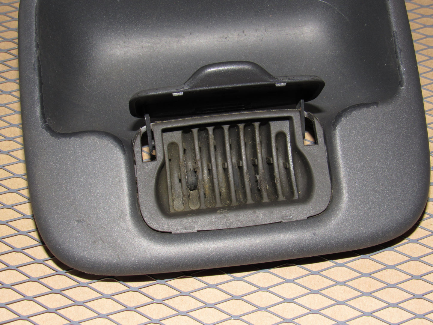 98 99 00 Volvo V70 OEM Center Console Tray & Coin Holder